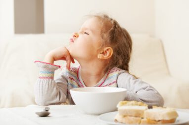 aan-tafel-met-kinderen